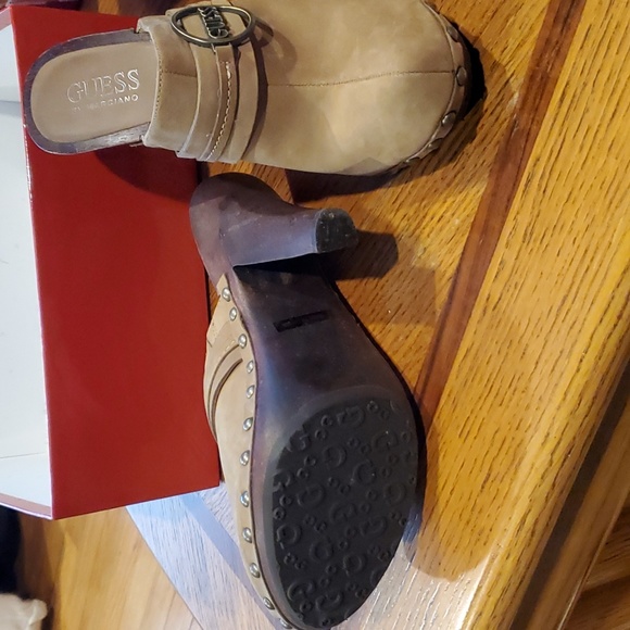 Guess - Picture 4 of 4